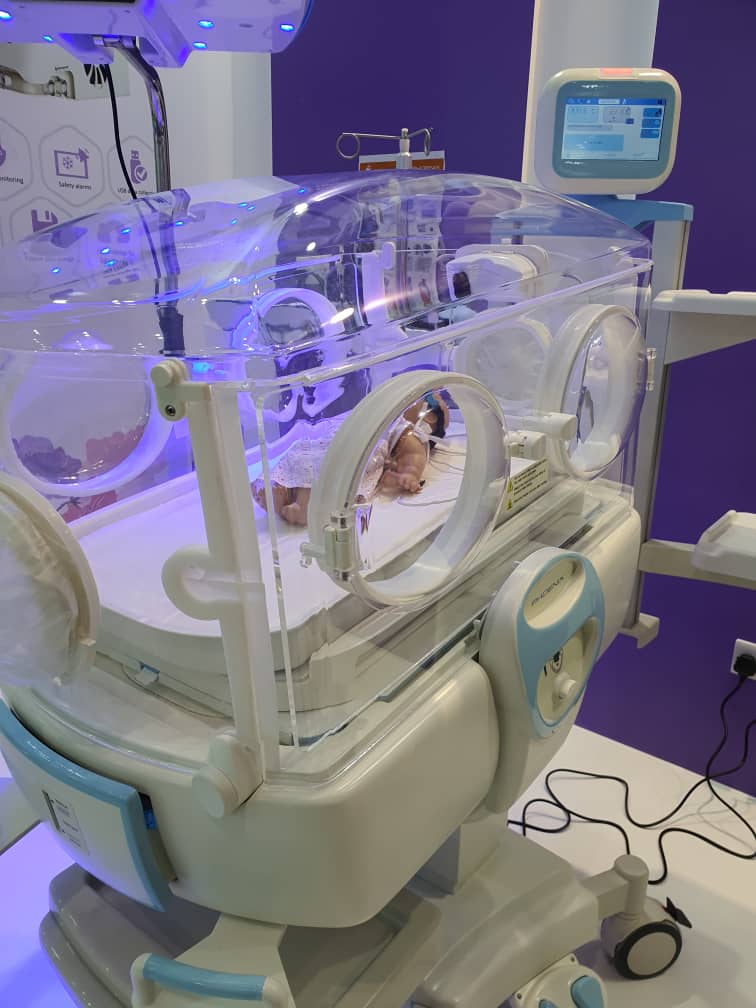 Neonatal Intensive Care Incubator INC 200